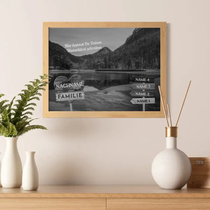 Personalisiertes Poster Familie Wegweiser Bergsee Schwarz Weiß & Wunschtext