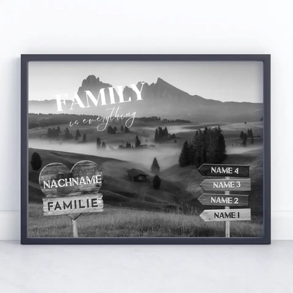 Personalisiertes Poster Familie Wegweiser Nebeliges Tal Schwarz Weiß & Familienspruch