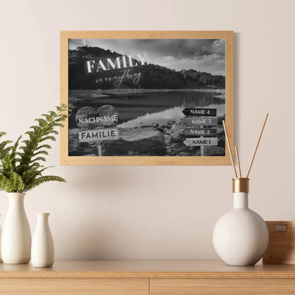 Personalisiertes Poster Familie Wegweiser Waldsee Schwarz Weiß & Wunschtext