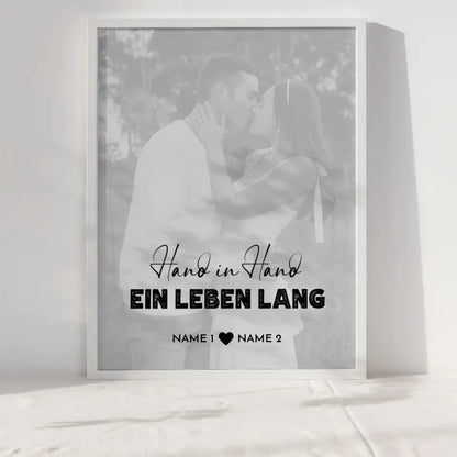 Personalisiertes Fotoposter Hand in Hand White Wash Mit Datum Foto Namen