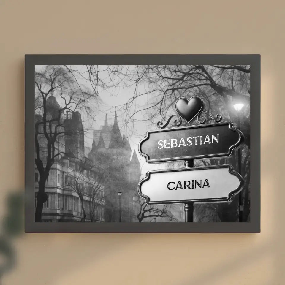 Personalisiertes Poster Wegweiser Schwarz Weiß alte Stadt