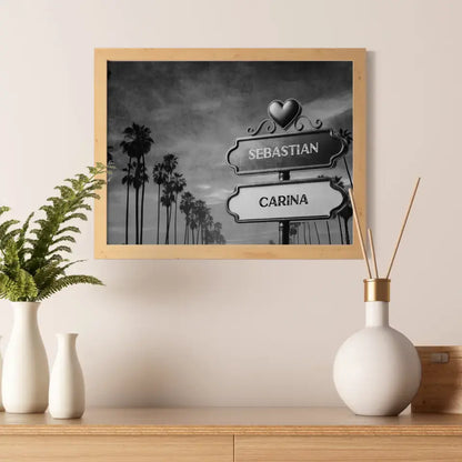 Liebes Poster mit Namen Wegweiser Schwarz Weiß Palmen