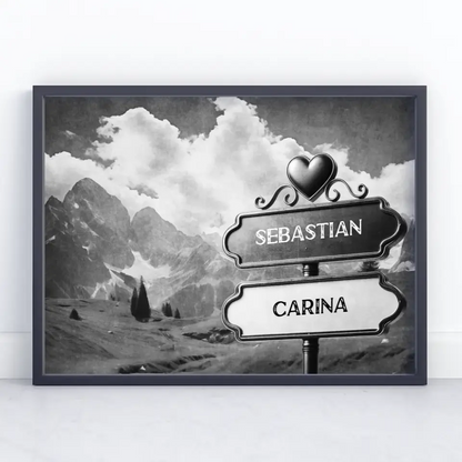 Personalisiertes Poster Wegweiser Schwarz Weiß Berglandschaft mit Namen