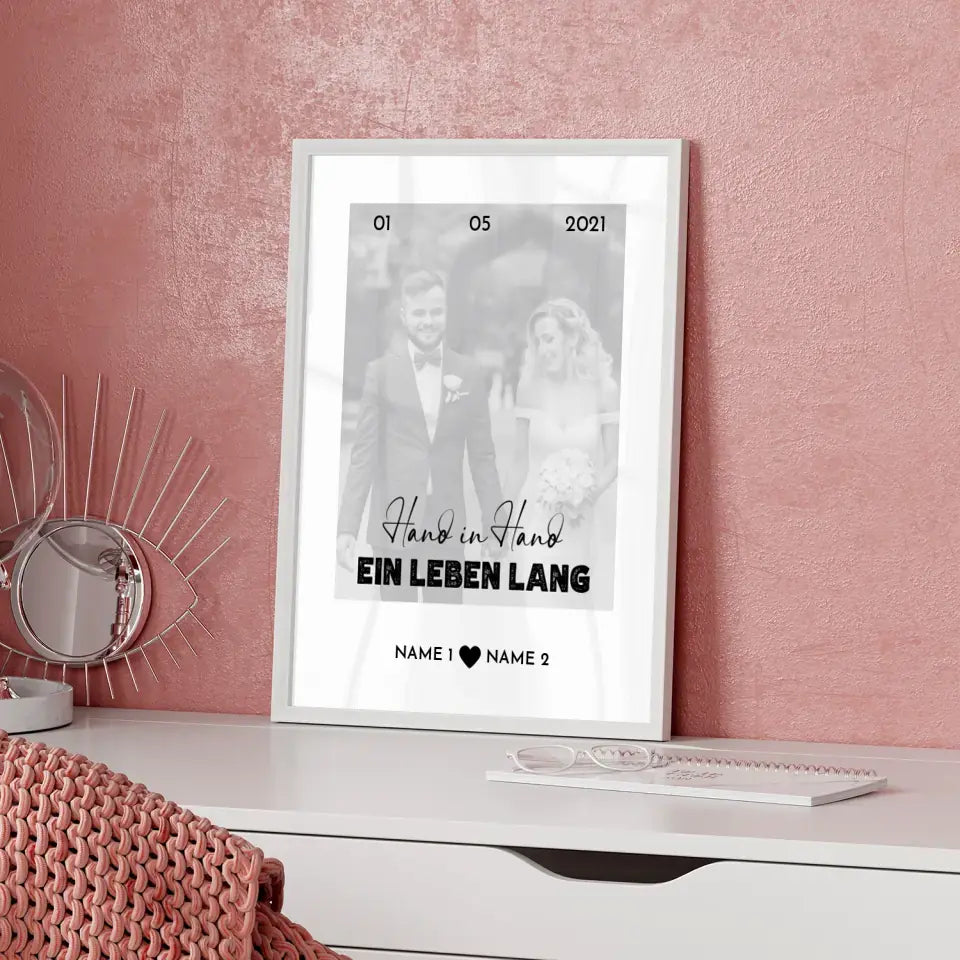 Personalisiertes Poster Liebe Hand in Hand White Mit Datum Foto & Namen