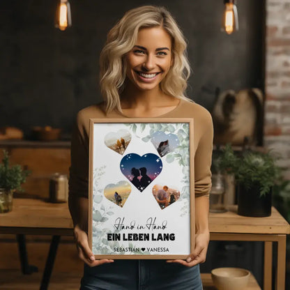 Personalisiertes Poster mit 5 Herzen Hand in Hand Eukalyptus Mit Fotos & Namen