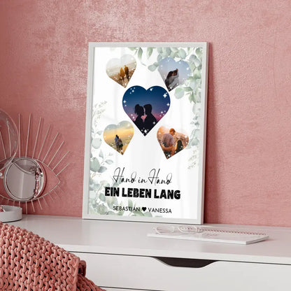 Personalisiertes Poster mit 5 Herzen Hand in Hand Eukalyptus Mit Fotos & Namen