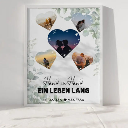 Personalisiertes Poster mit 5 Herzen Hand in Hand Eukalyptus Mit Fotos & Namen