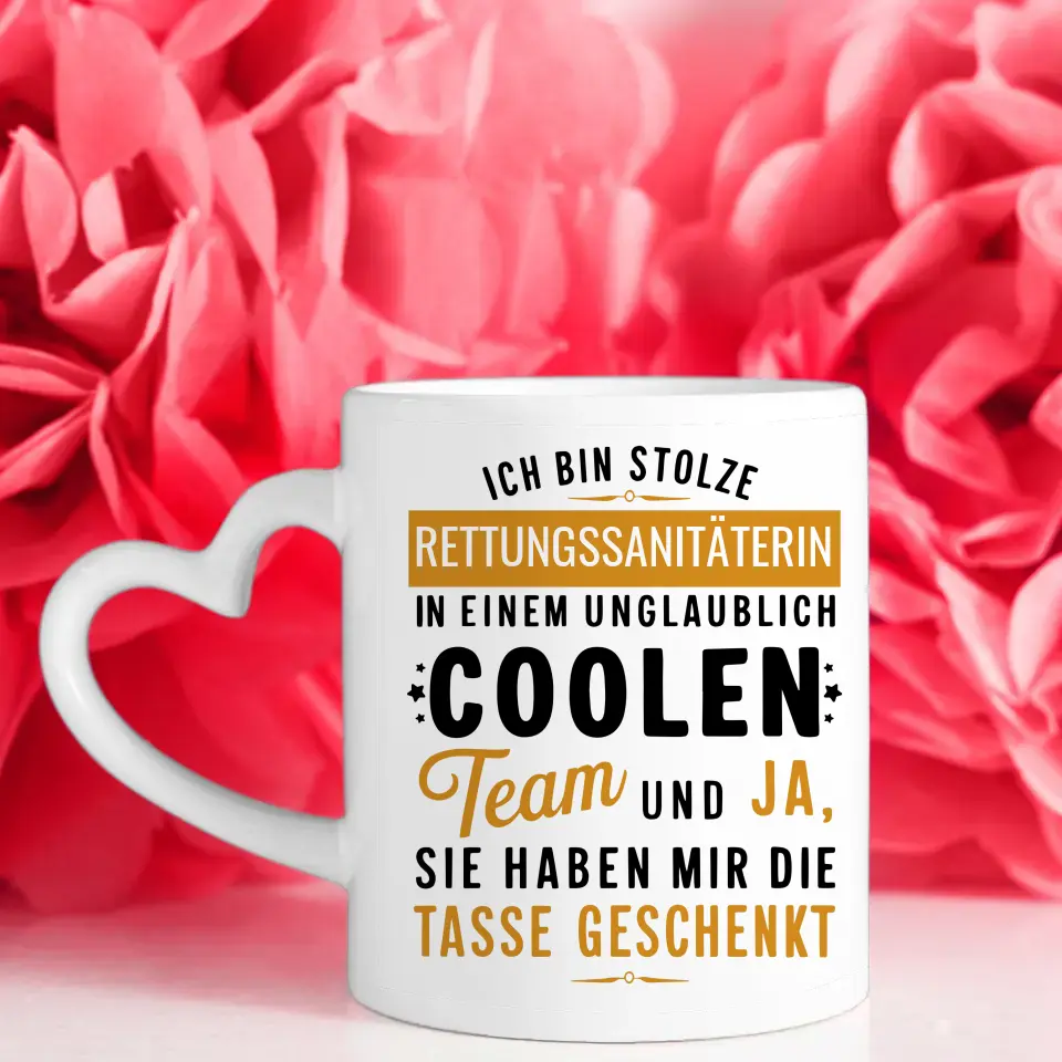 Lustige Tasse Ich bin stolze Rettungssanitäterin in coolen Team