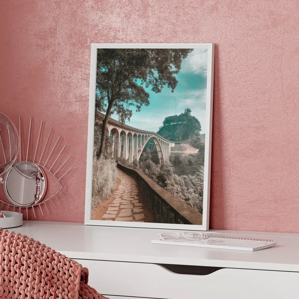 Poster von der Nine Arches Bridge im Grünen von Sri Lanka kaufen