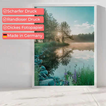 Poster verträumte Landschaft Gardasee mit Oldtimer auf Panoramastraße