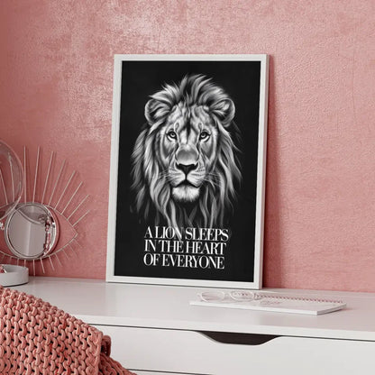 Löwenkopf Poster mit Zitat Mut und Tapferkeit Schwarz-Weiß Kunst