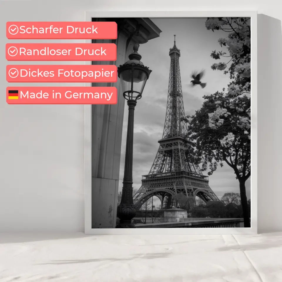 Schwarz-Weiß Poster Eiffelturm Paris mit Laternenpfahl und Blüten