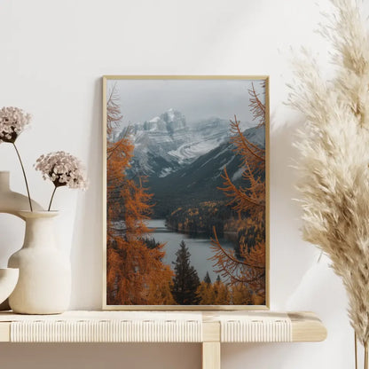 Herbstlandschaft Poster mit Bäumen und Bergen für Wohnraumgestaltung