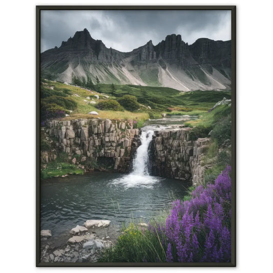 Poster von atemberaubender Naturlandschaft mit Wasserfall und Bergen