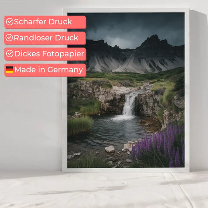 Poster mit atemberaubender Naturlandschaft und Wasserfall in Farbenpracht