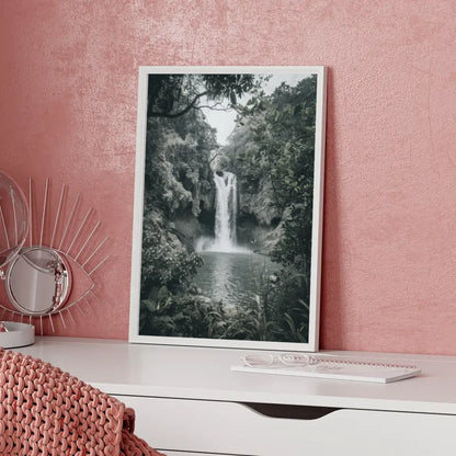 Poster Wasserfall Natur pur mit grünem Laub dekorieren Ihr Zuhause