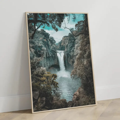 Poster Wasserfall im grünen Dschungel für natürliche Atmosphäre Zuhause