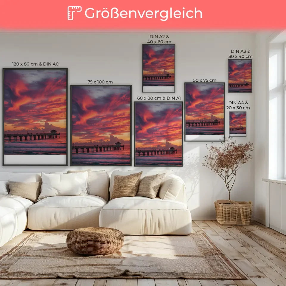 Sonnenuntergang Poster am Strand mit Pier und dramatischem Himmel