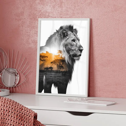 Majestätischer Löwen Poster mit afrikanischem Sonnenaufgangsdesign