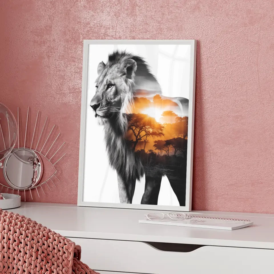 Majestätischer Löwe Poster mit afrikanischem Sonnenaufgang im Hintergrund