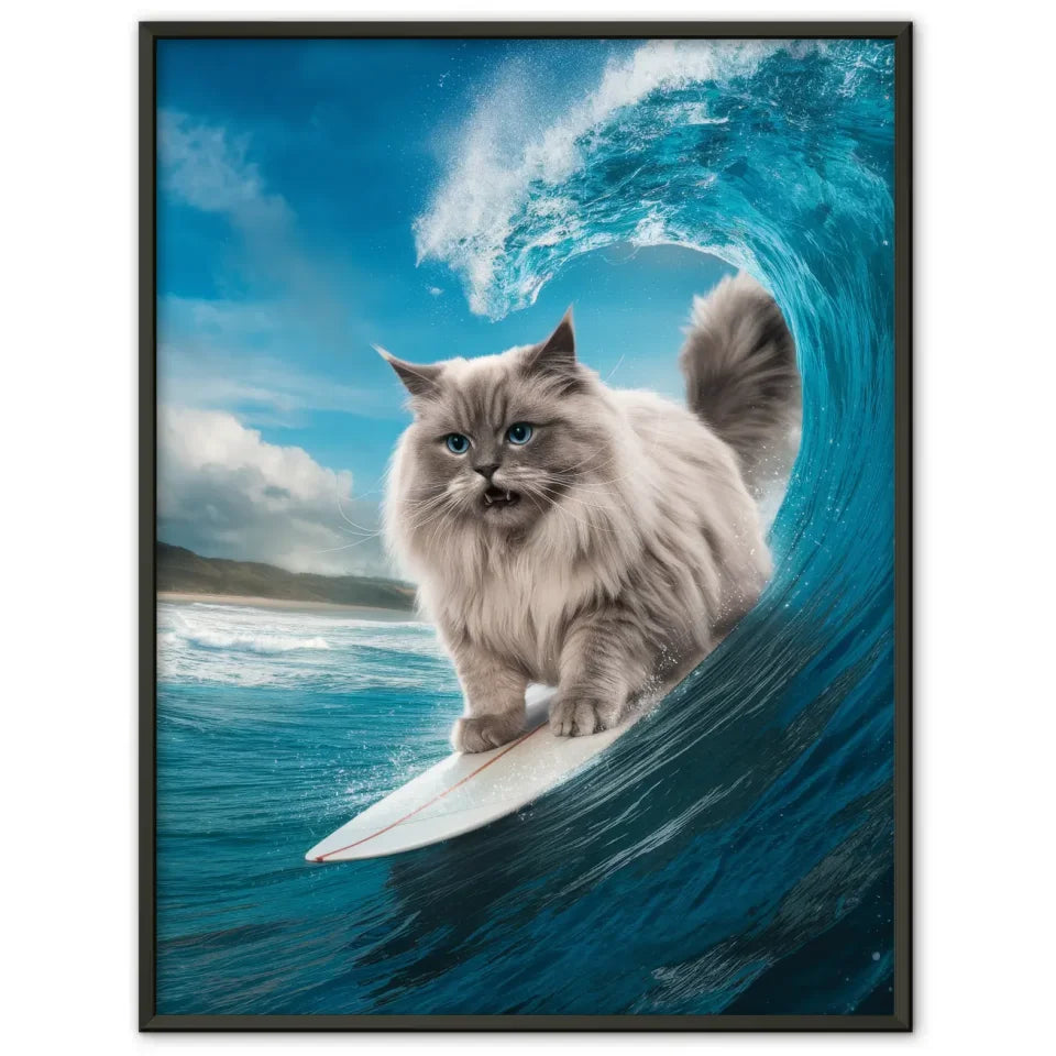 Poster flauschige Katze beim Surfen auf Wellen im azurblauen Himmel