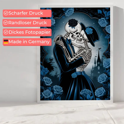 Gothic Poster mit Skeletten umarmt in romantischer Atmosphäre