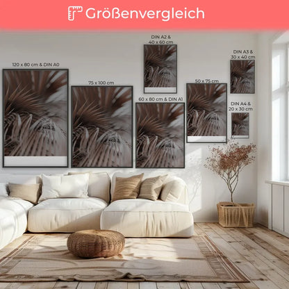 Eleganter Poster mit zarten Federn in Erdtönen für dein Zuhause