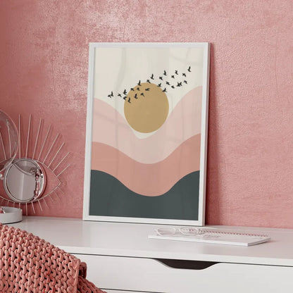 Abstrakter Landschafts Poster mit goldgelbem Kreis und Vögeln