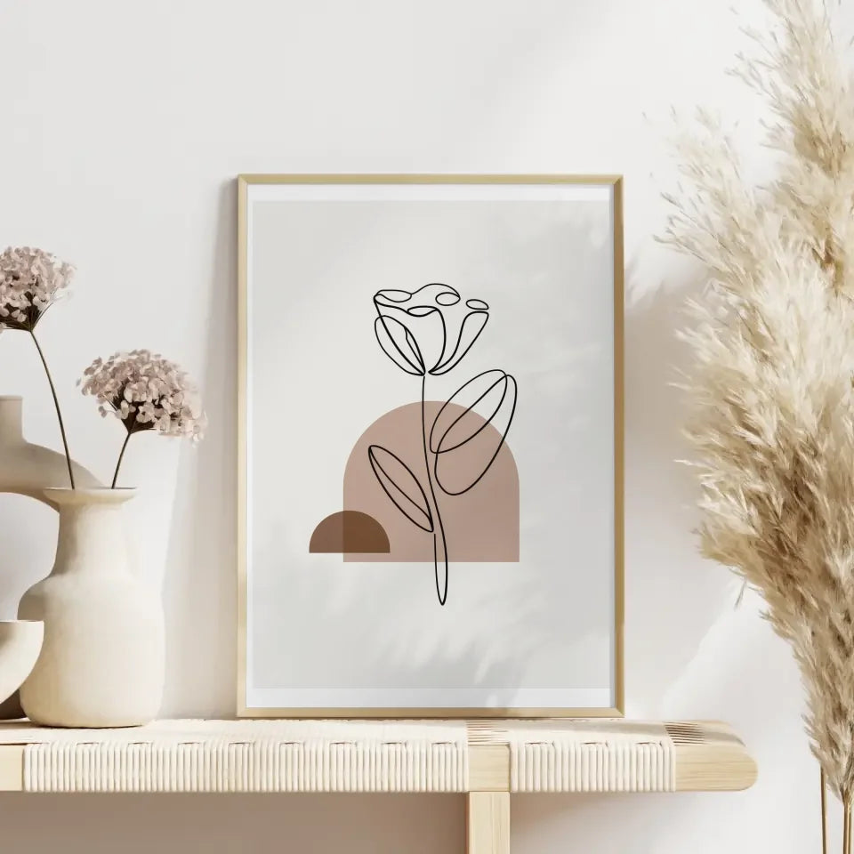 Minimalistisches Poster mit liniengezeichneter Blume im Rahmen