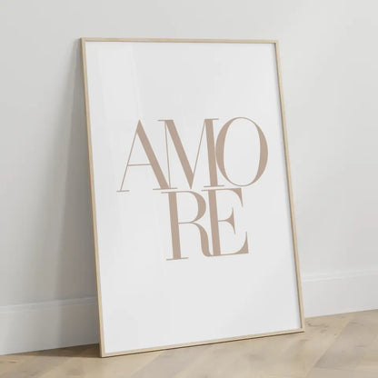 Minimalistisches AMORE Poster in Beige Hellbraun für jeden Raum