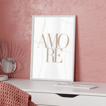 Minimalistisches AMORE Poster in Beige Hellbraun für jeden Raum