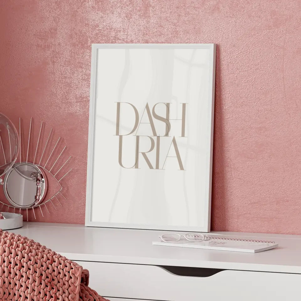 Poster mit dem Wort DASHURIA in minimalistischer Eleganz und Farbenpracht