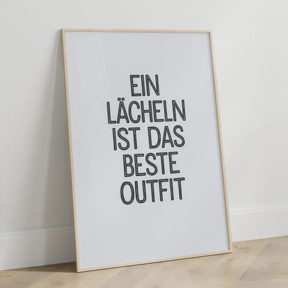 Poster mit Zitat Ein Lächeln ist das beste Outfit minimalistisches Design