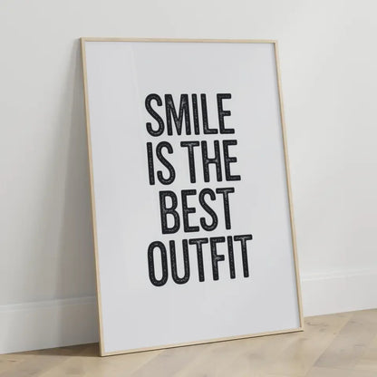 Poster mit Zitat Smile is the best Outfit im minimalistischen Design