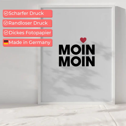 Minimalistisches Moin Moin Poster mit Herz in Schwarz auf Weiß