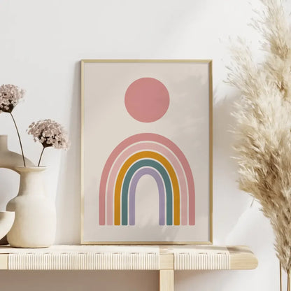 Minimalistischer Poster mit rosa Kreis und buntem Regenbogen Design