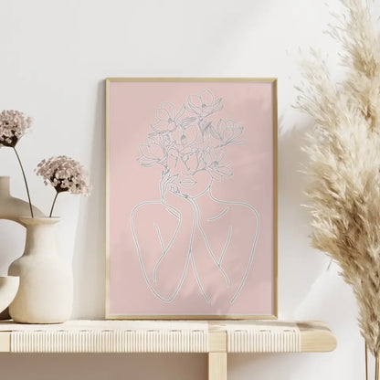 Minimalistisches Poster mit weiblicher Figur und Blumen Design