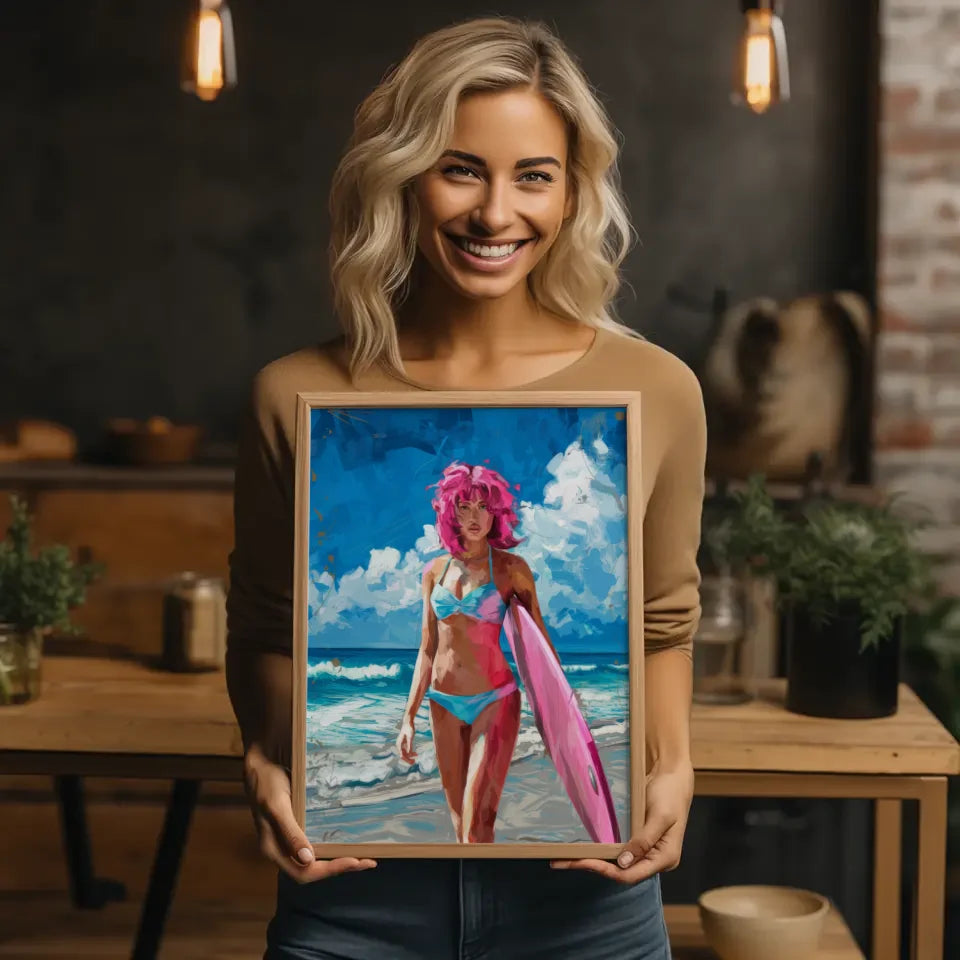 Poster einer Frau mit rosa Haaren am Strand im Bikini und Surfbrett