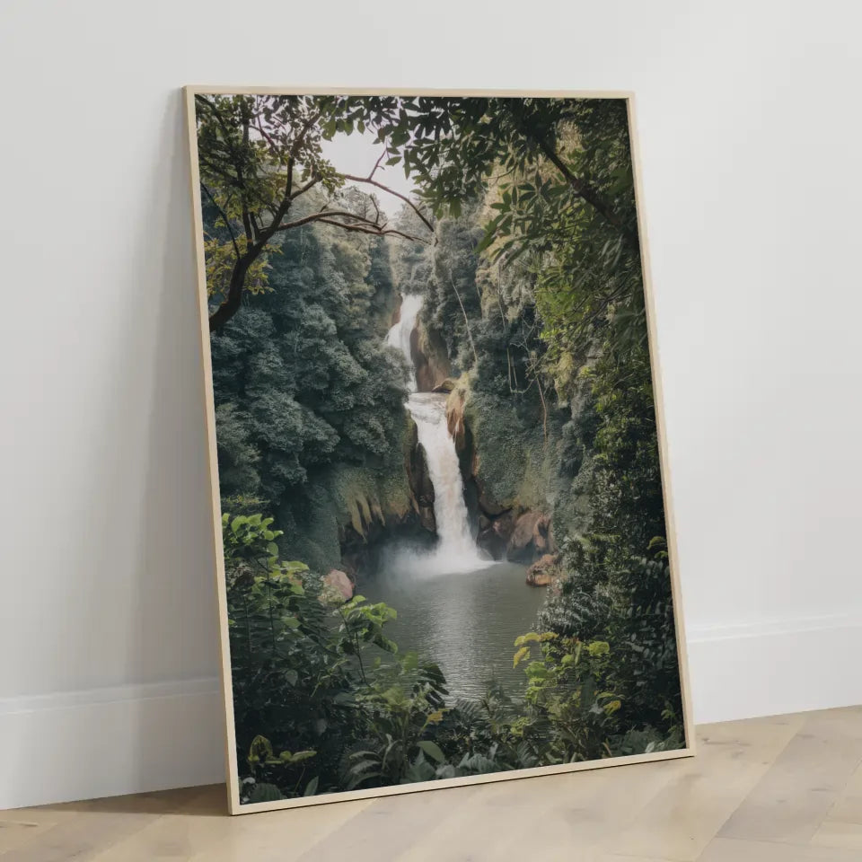 Wunderschönes Wasserfall-Poster in außergewöhnlicher Felslandschaft 3
