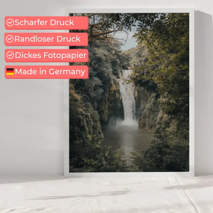 Wunderschönes Wasserfall-Poster in außergewöhnlicher Felslandschaft 6
