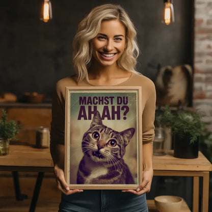 Humorvolles Katzen Poster mit Vintage Flair und ausdrucksstarken Augen