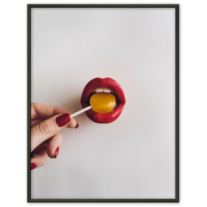 Poster mit leuchtend roten Lippen und buntem Lutscher Bild für Dein Zuhause