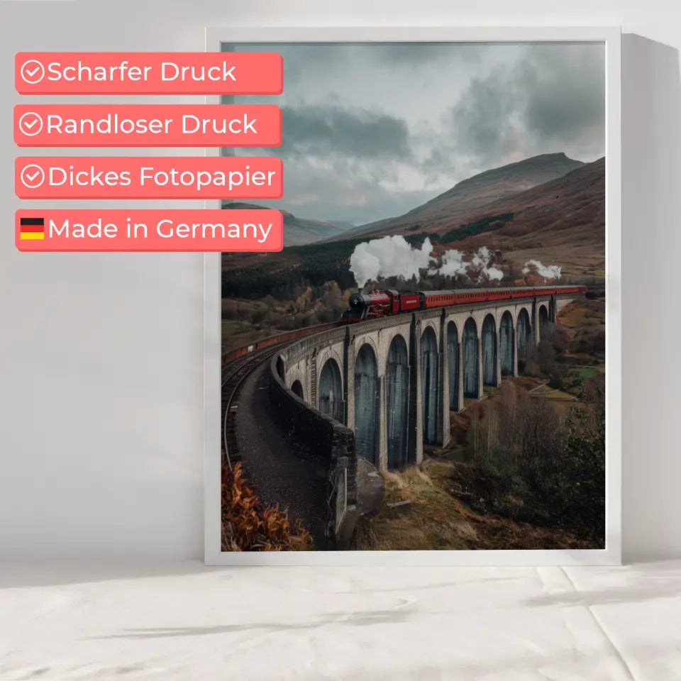 Künstlerisches Plakat mit See und bunten Herbstblättern im Wald 6