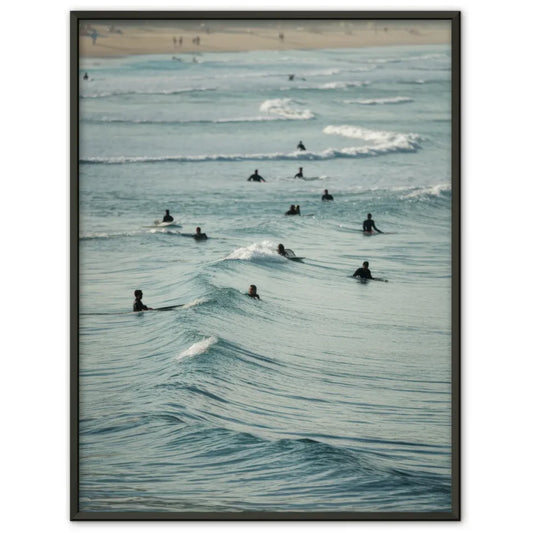 Poster mit Surfern in ruhiger Strandszene für entspannte Atmosphäre