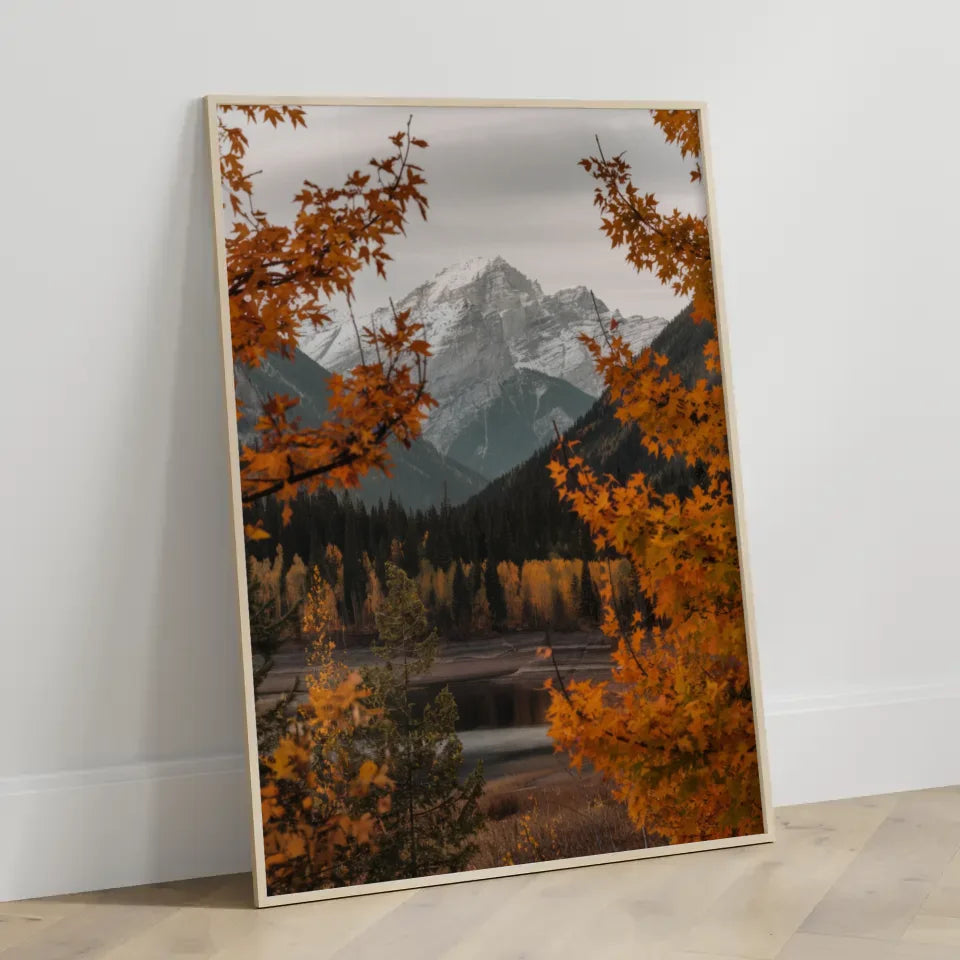 Herbstliche Landschaft Poster mit Bäumen See und Bergen für dein Zuhause