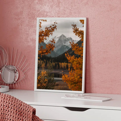 Herbstliche Landschaft Poster mit Bäumen See und Bergen für dein Zuhause