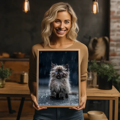 Poster eines süßen Kätzchens im Nieselregen mit blauen Augen