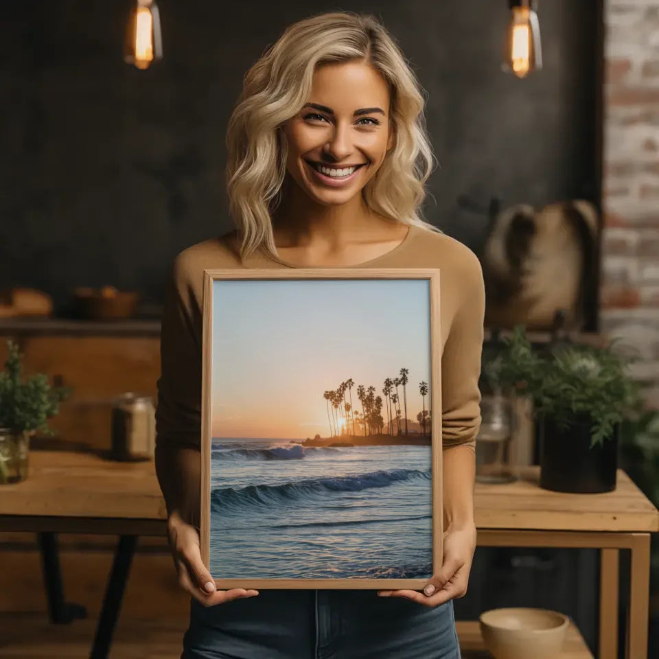 Poster Sonnenuntergang am Strand von Kalifornien mit Palmen und Wellen