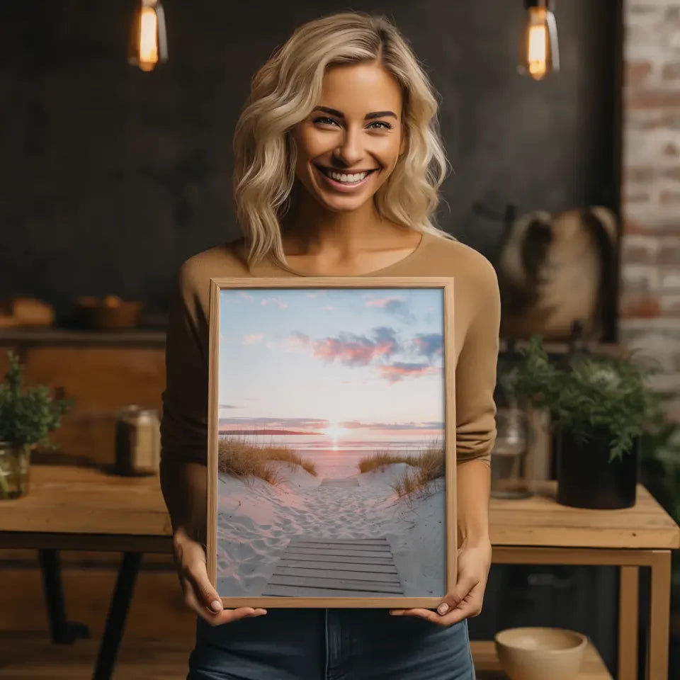 Poster mit ruhiger Strandszene bei Sonnenuntergang für gemütliches Wohnen