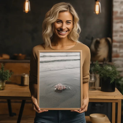 Poster mit Surfbrett und entspannender Stranddämmerung 2